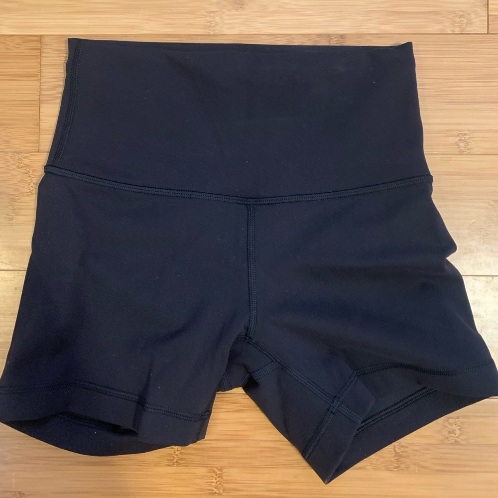 Lululemon black wunder under 4inch bike shorts